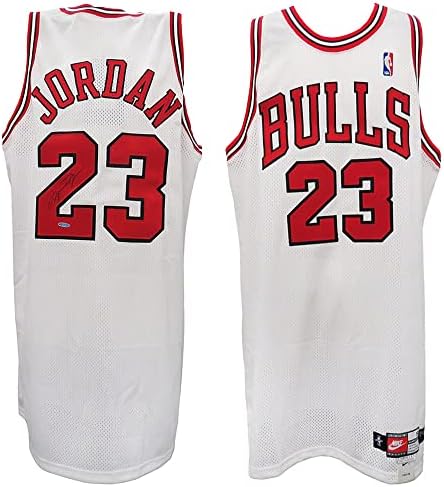 M. Jordan potpisao bikove bijele 1997-98 Autentični košarkaški dres